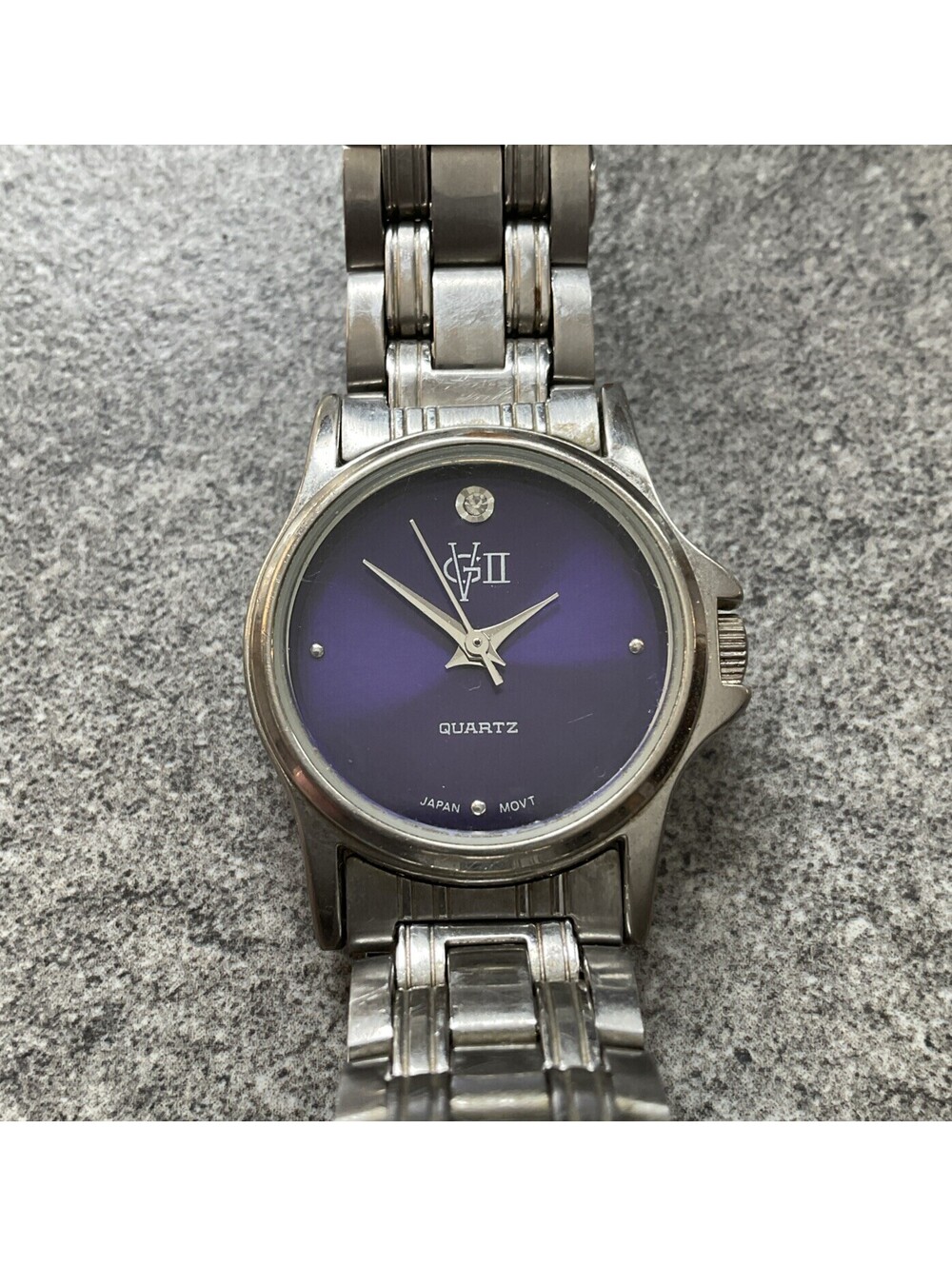 Beautiful Gloria Vanderbilt Women’s Watch 24mm Silver Tone Case Blue Dial A11